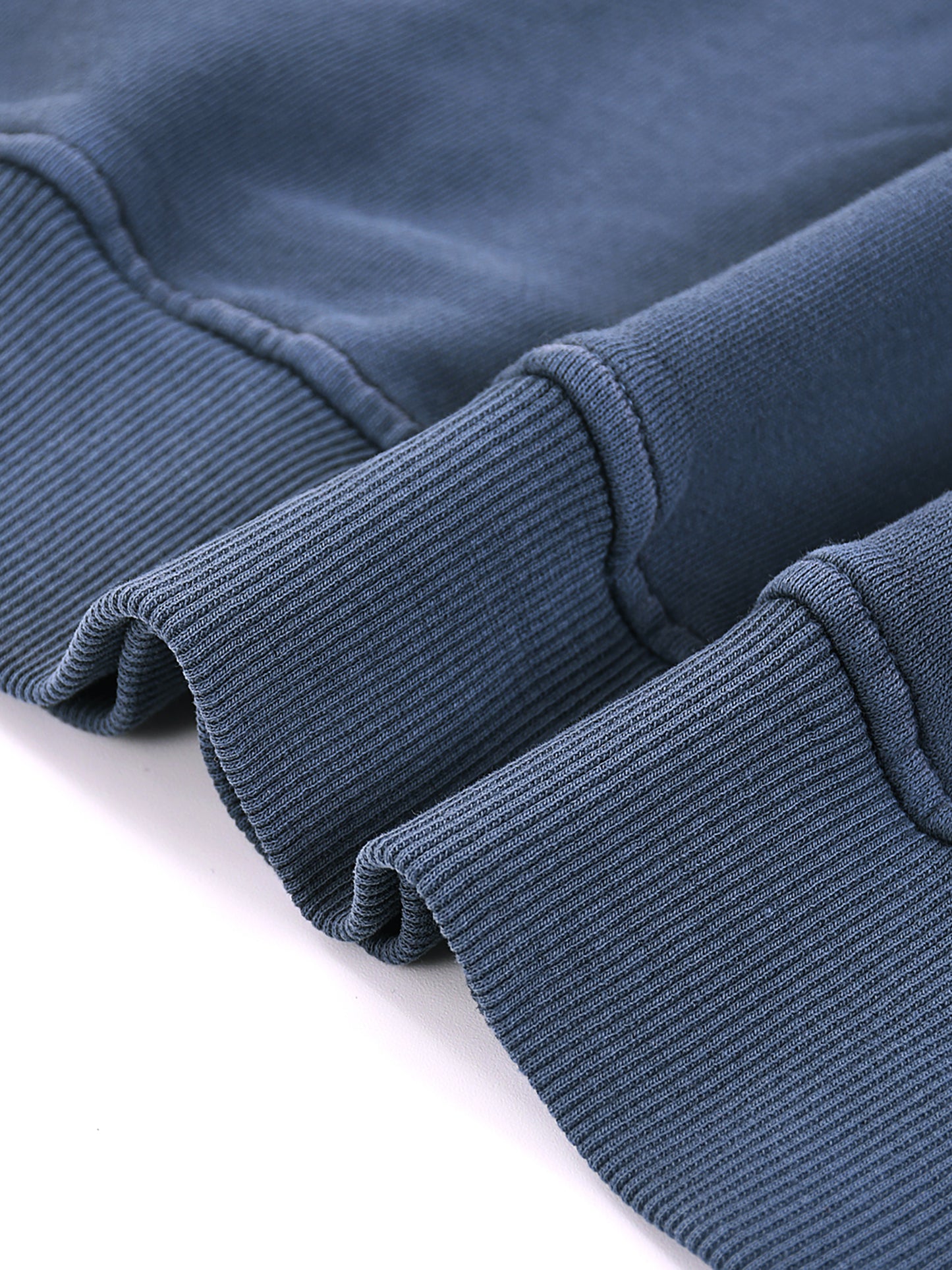 sweatshirt,fashion,essentials,unisex,streetwear