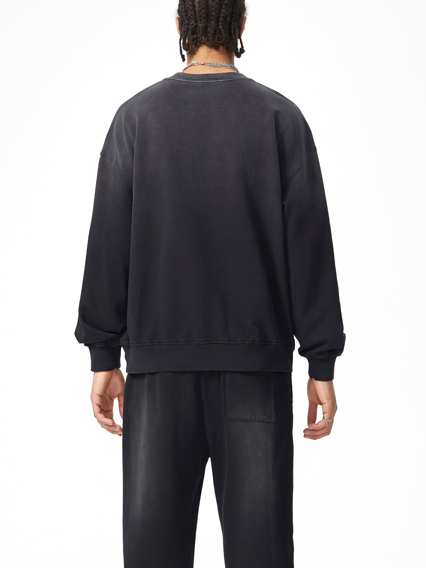 sweatshirt,fashion,essentials,unisex,streetwear