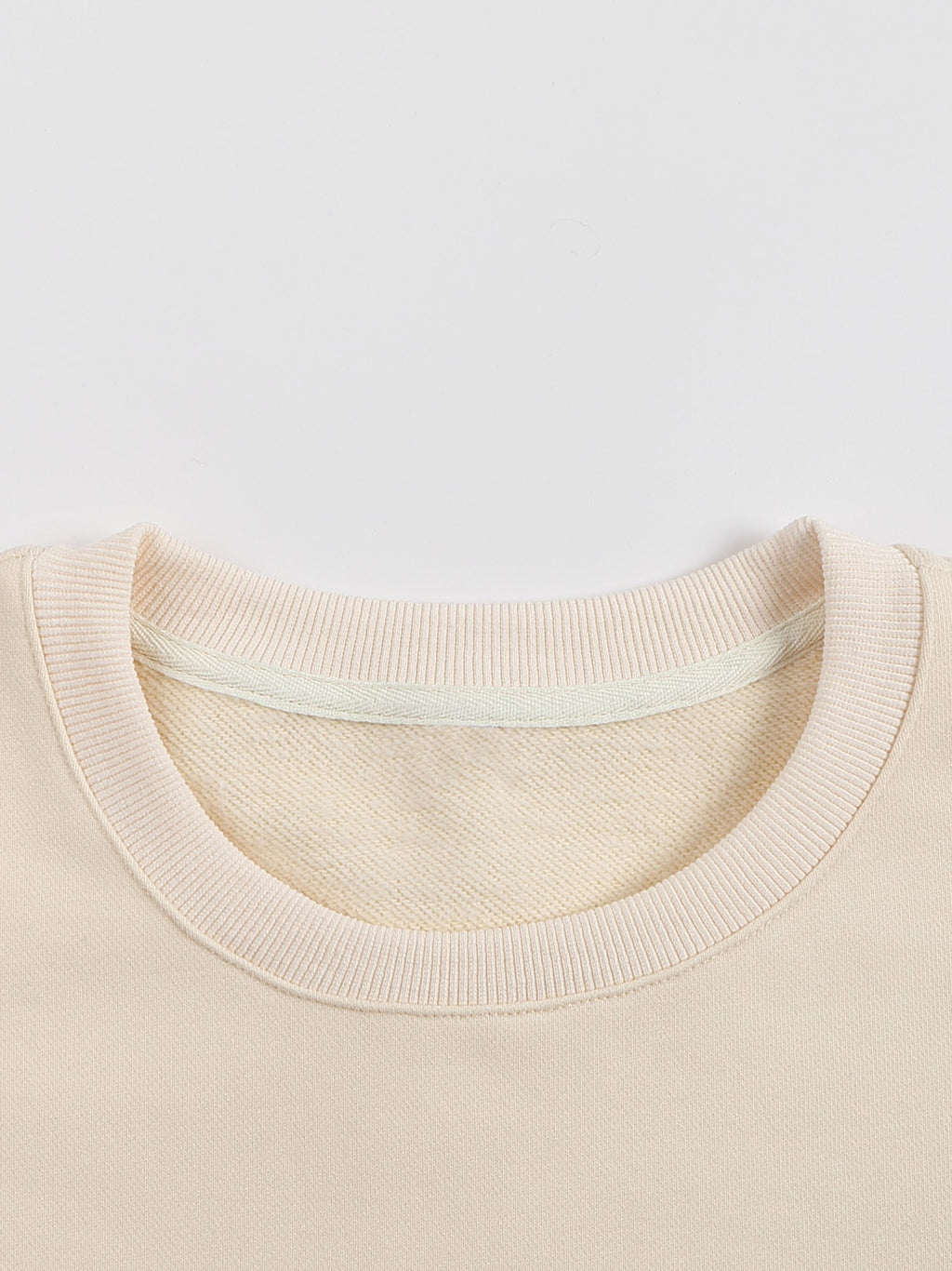 fashion,streetwear,unisex,sweatshirt,pullover,essentials