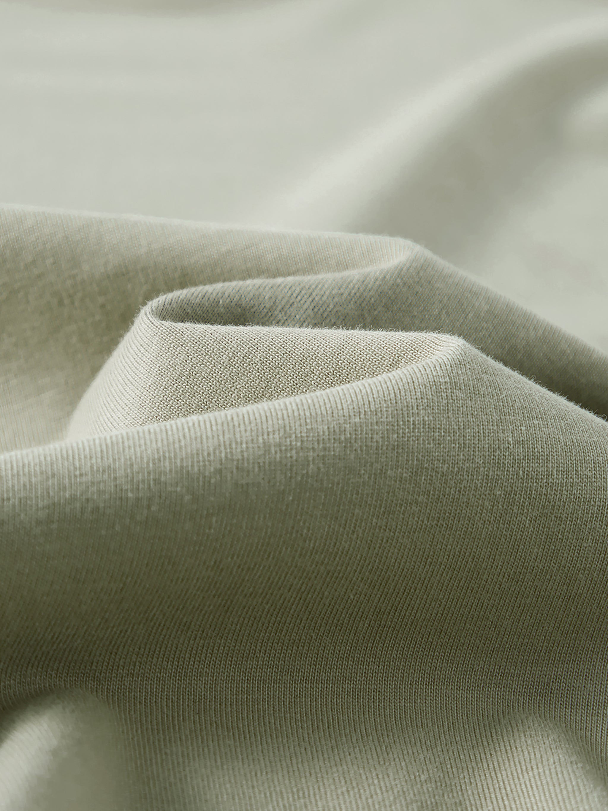 tee,shirt,long sleeve,fashion,streetwear,unisex,essentials
