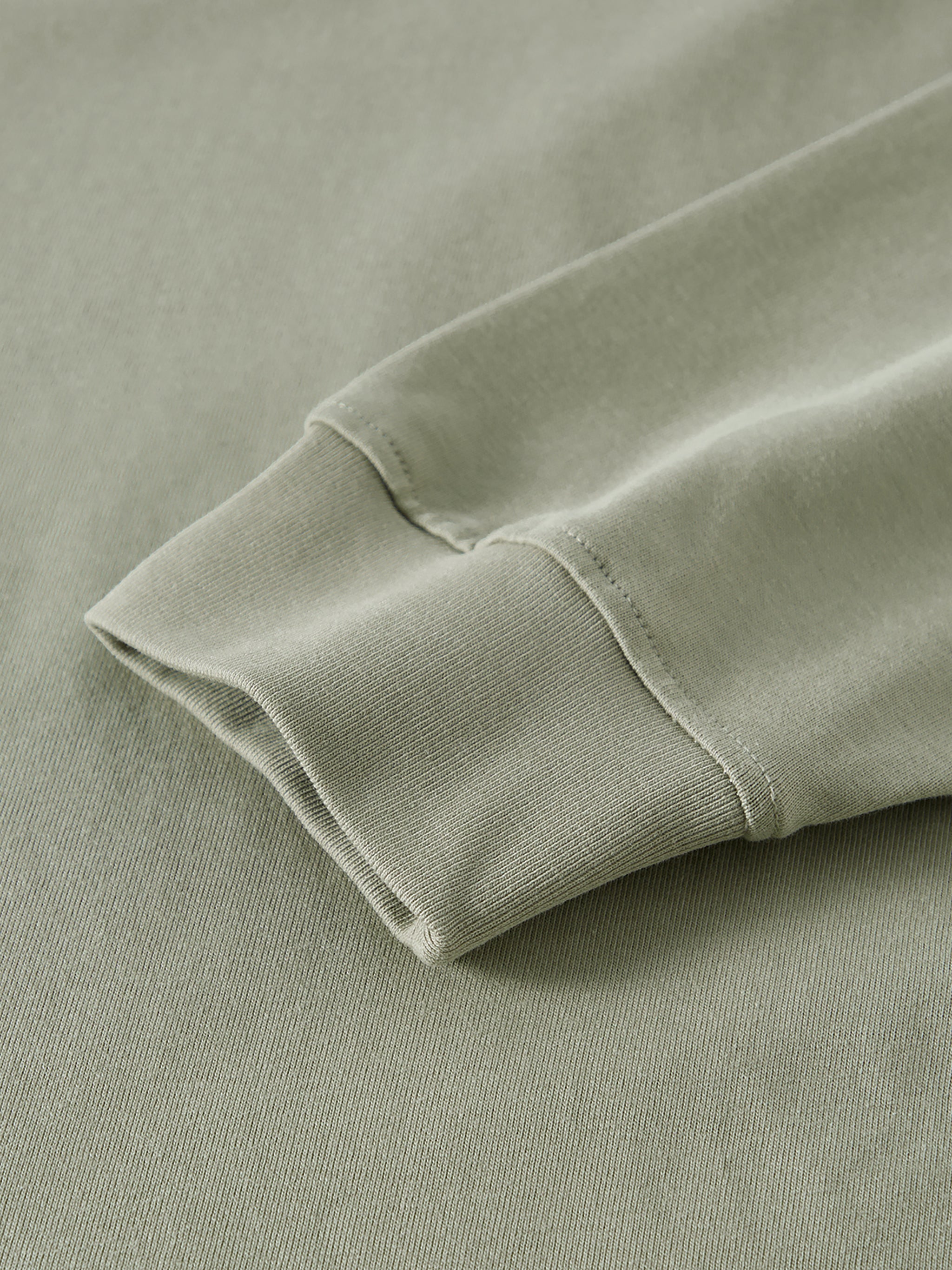 tee,shirt,long sleeve,fashion,streetwear,unisex,essentials