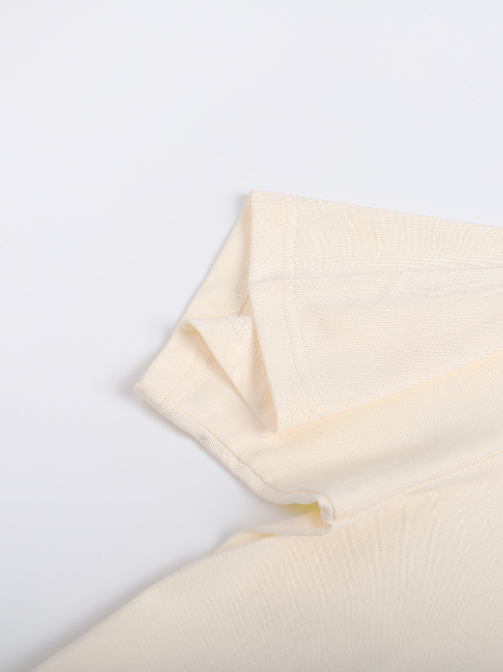 shirt,fashion,tee,essentials,streetwear,unisex,ootd