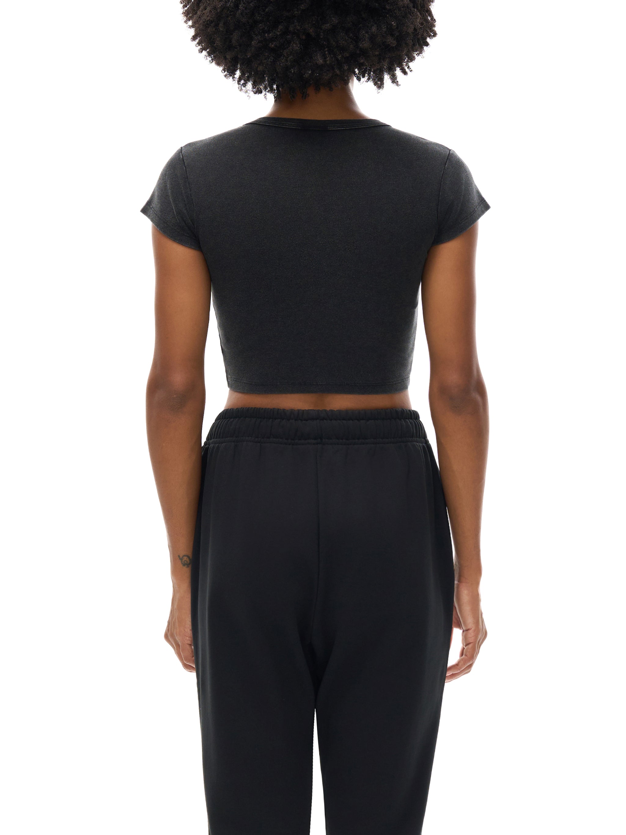 crop,tee,shirt,fashion,streetwear,essentials,women