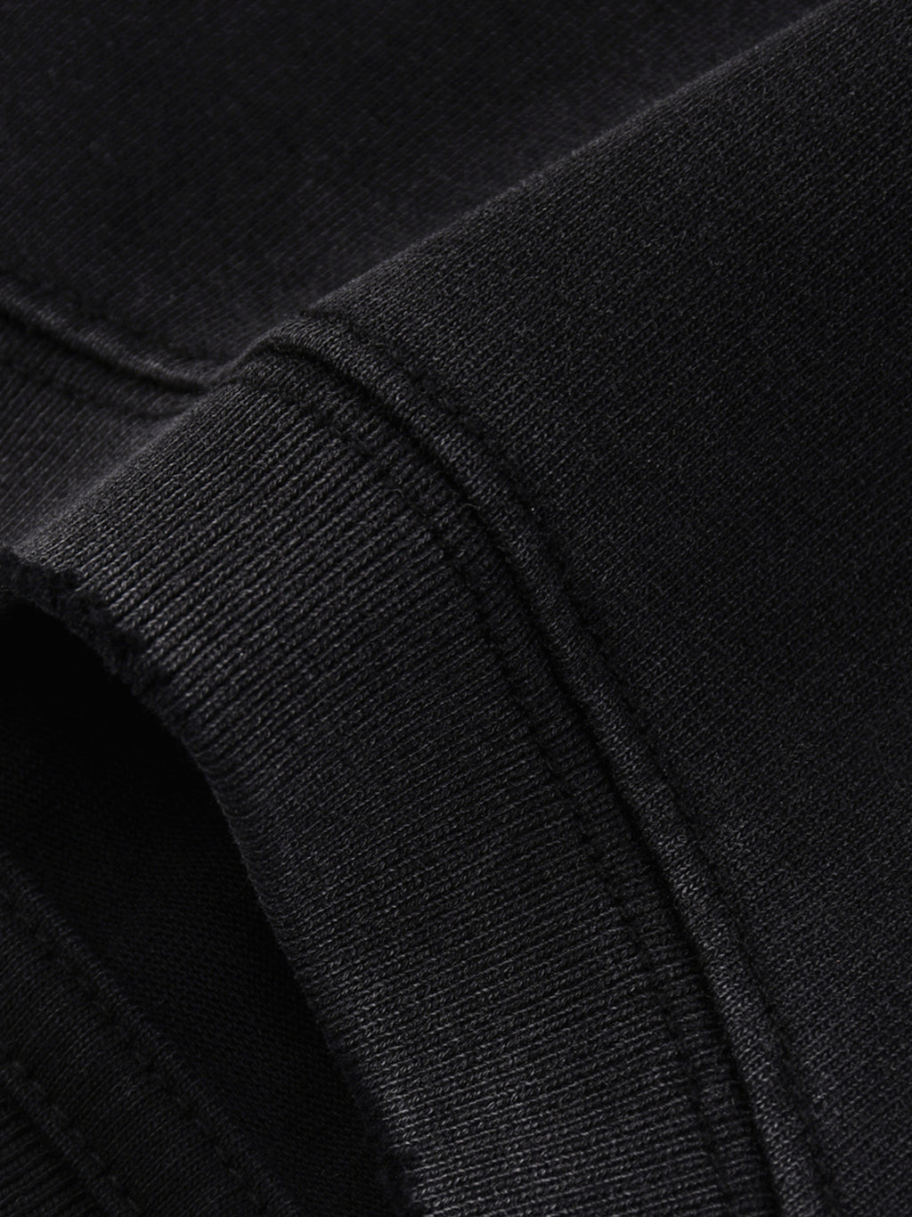 sweatshirt,tee,shirt,fashion,unisex,streetwear,essentials