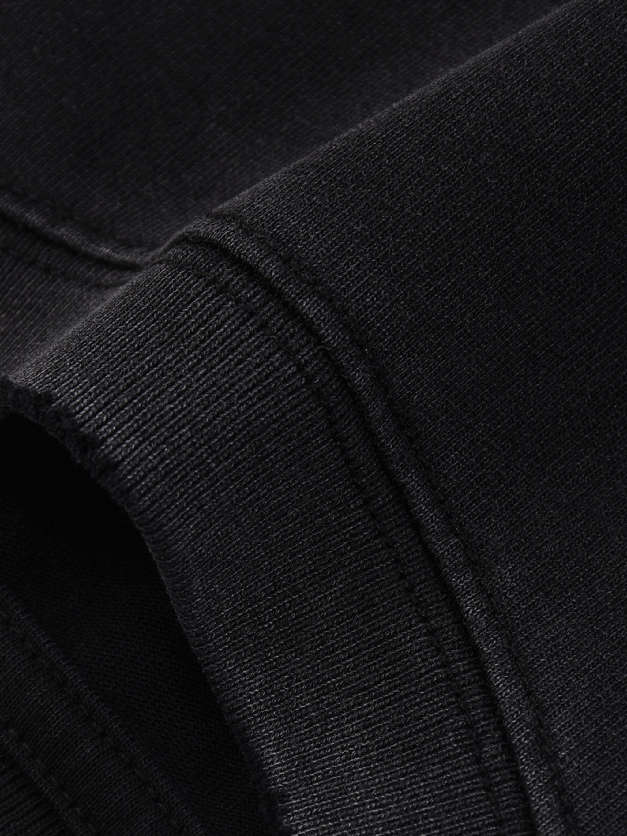 sweatshirt,tee,shirt,fashion,unisex,streetwear,essentials
