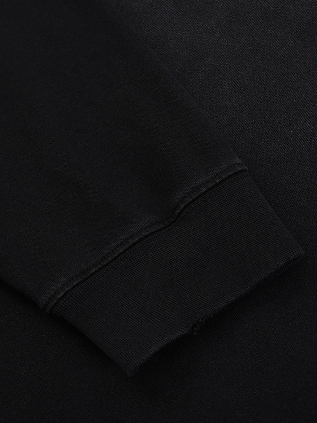 sweatshirt,tee,shirt,fashion,unisex,streetwear,essentials