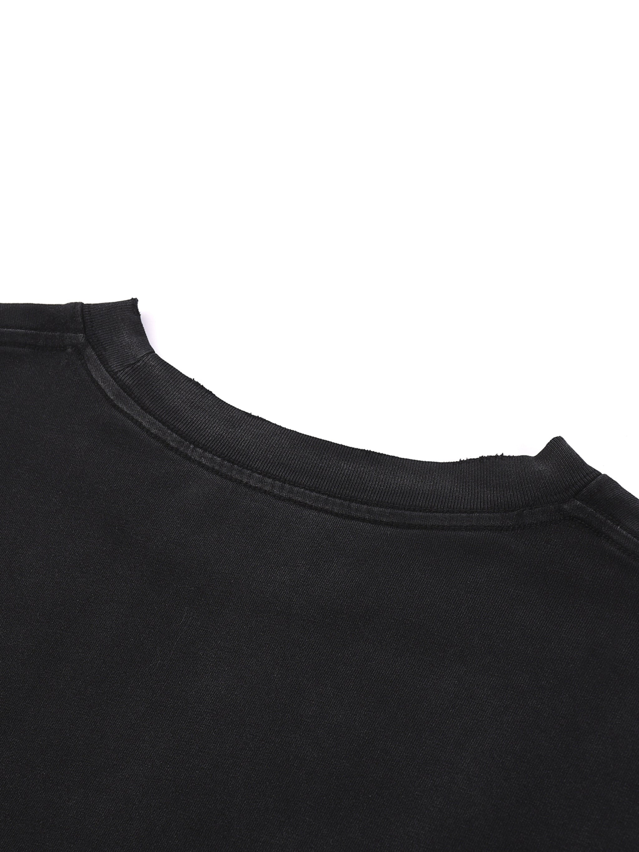 sweatshirt,tee,shirt,fashion,unisex,streetwear,essentials