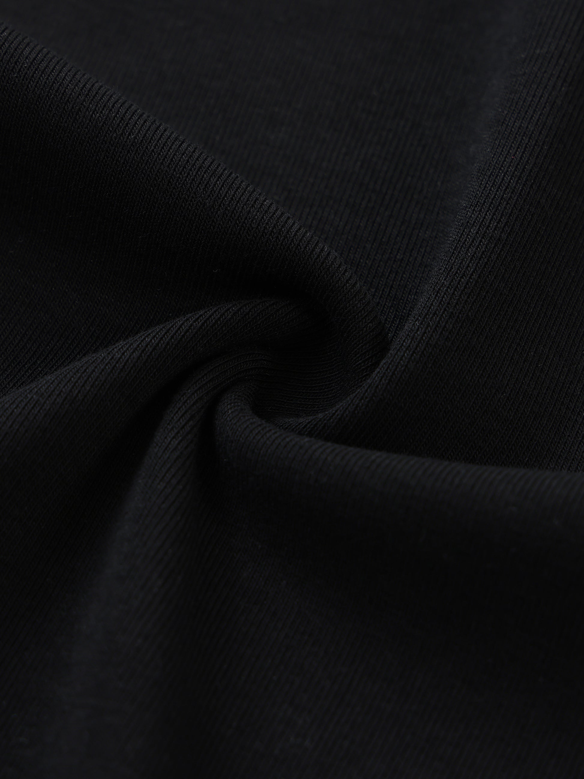 shirt,tee,fashion,streetwear,essentials,women