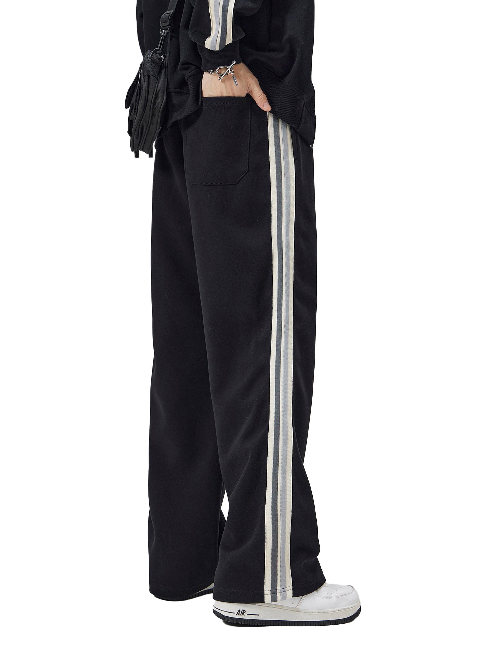 fashion,streetwear,unisex,sweatpants,essentials,essntialelemnts,eepioneers