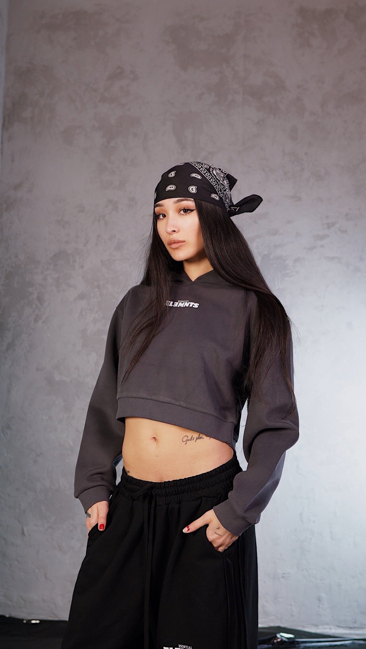 EESNTIAL ELEMNTS WH Women's 350G Cropped Hoodie - Essntial Elemnts