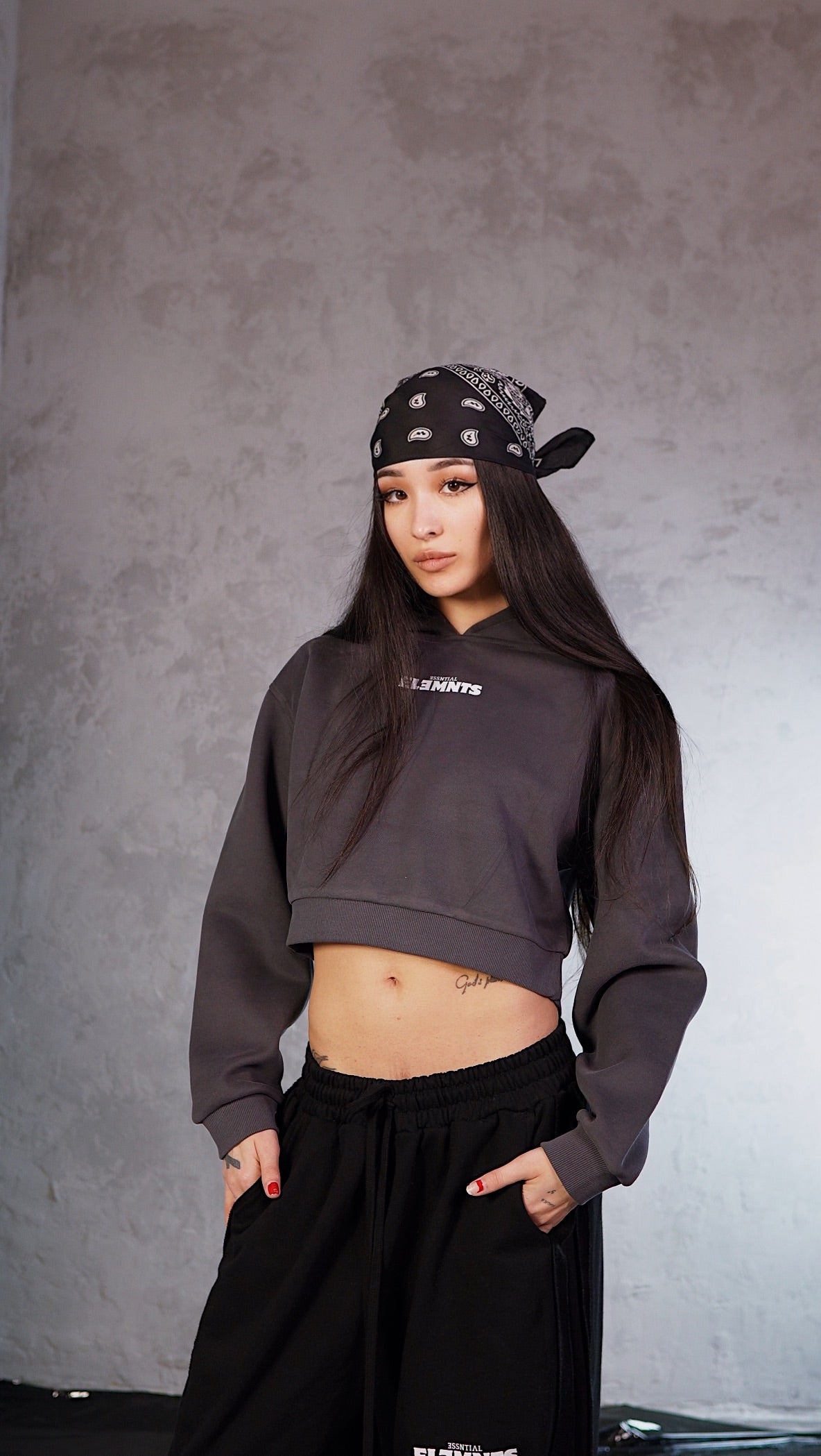 EESNTIAL ELEMNTS WH Women's 350G Cropped Hoodie - Essntial Elemnts