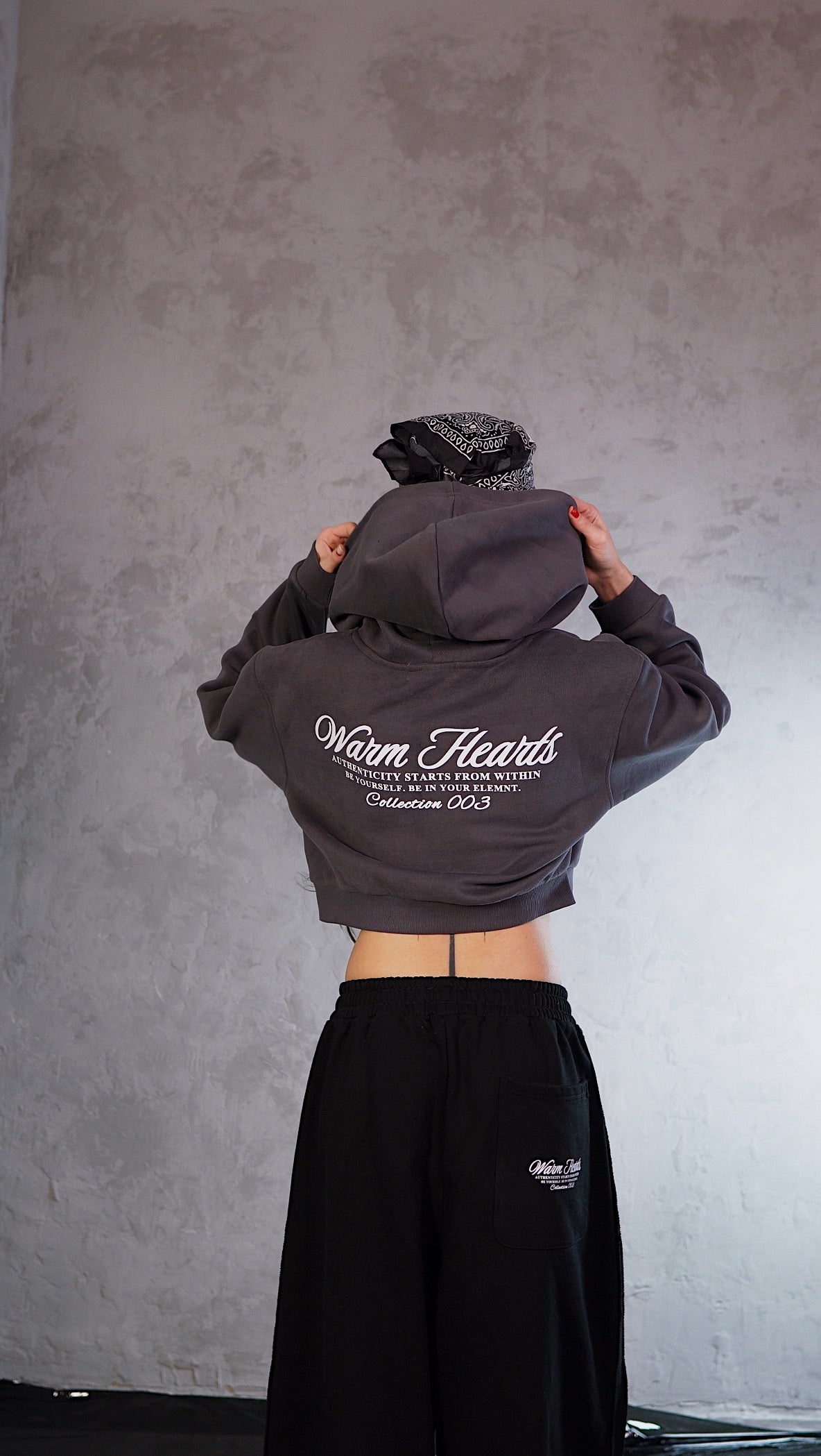 EESNTIAL ELEMNTS WH Women's 350G Cropped Hoodie - Essntial Elemnts